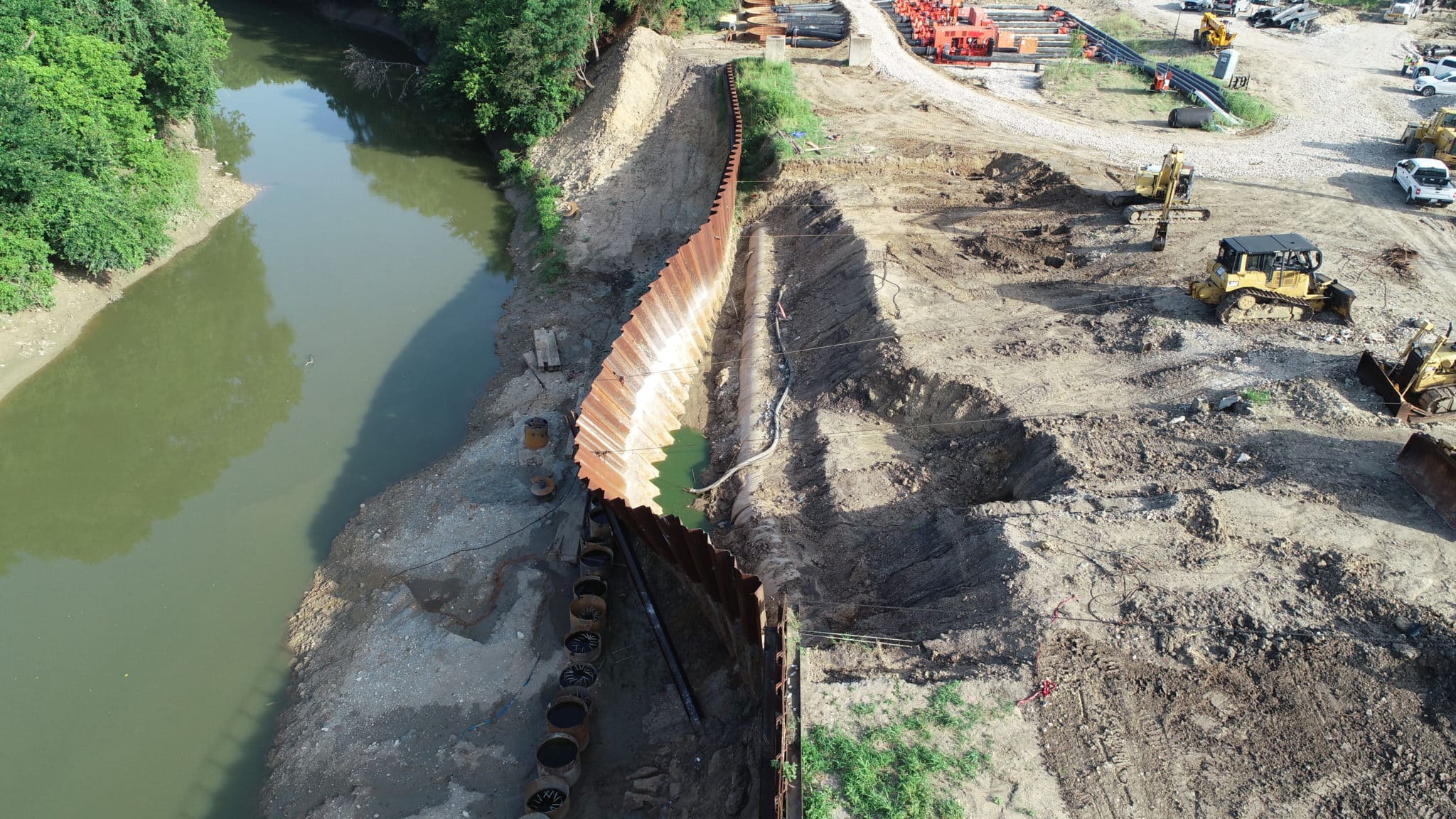 Emergency Riverbank Repairs Protect Fort Worth's Twin 90-Inch Pipes ...